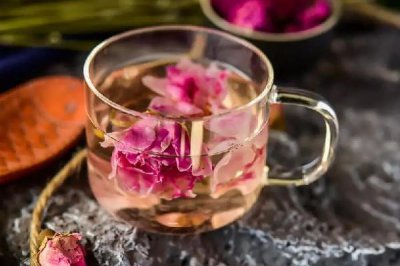 ​玫瑰花茶的正确冲泡方法 玫瑰花茶用开水泡还是温水泡