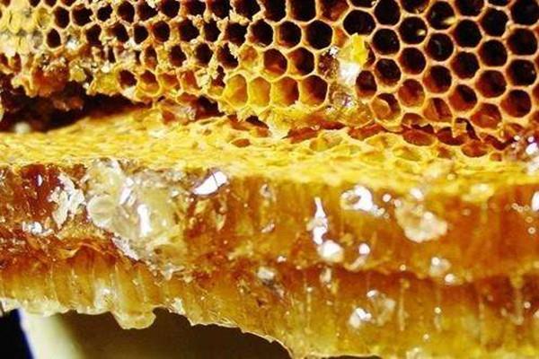 蜂胶是甜的吗 蜂胶含有激素吗