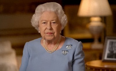 ​英国女王伊丽莎白二世的传奇人生：19岁参军，26岁登基，96岁驾崩