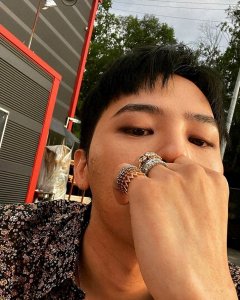 ​权志龙指甲精密鉴定结果出炉，此前已三度发声明否认吸毒