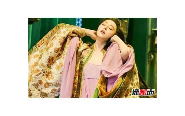 和女生聊天怎么找话题不至于尬聊（如何找话题不尴尬）