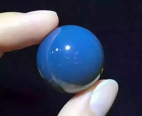 假的蓝珀是什么样子的?