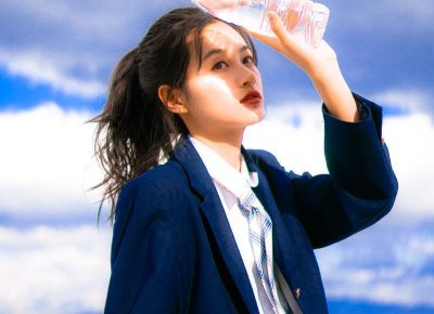 ​女生变得优秀了才能找到另一半(女生应该变得更优秀再谈恋爱)