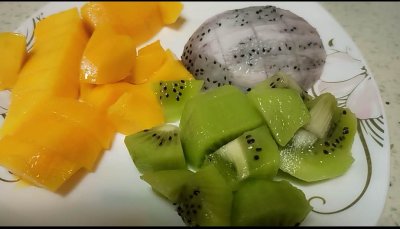 自己在家怎么做果冻? 自制果冻,水果随便加,吃的健康!