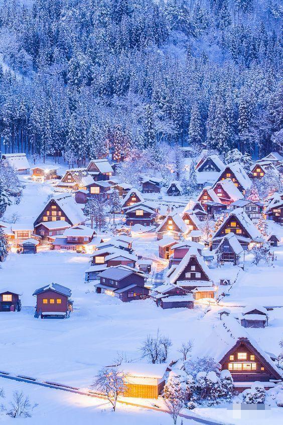 东北雪乡太“坑人”,国外很多雪乡都比东北雪乡漂亮,还不坑人