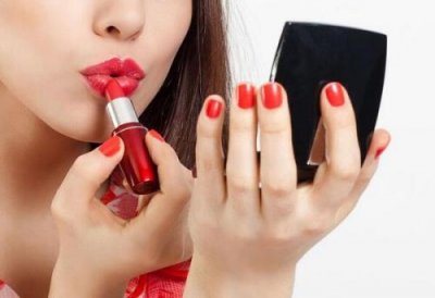 ​唇形不好看涂口红的方法 唇形不好看涂口红的技巧