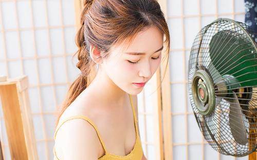 女生陪你聊天到很晚但不主动找你,是什么意思?