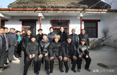 ​饮水思源 中国首富许家印返乡