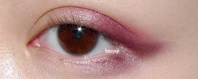 ​为什么眼影总是晕妆