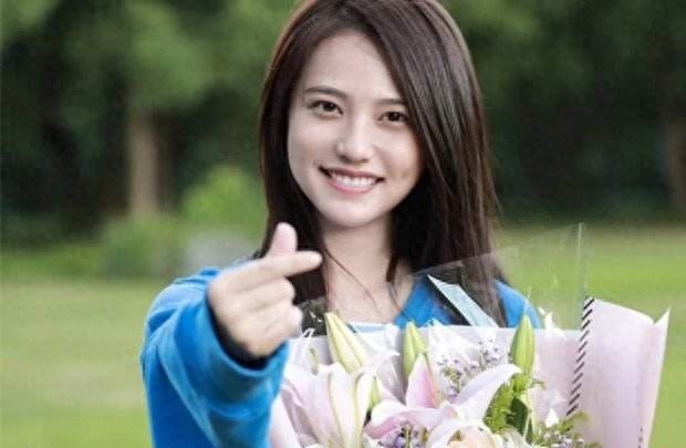 亲爱的热爱的，孙亚亚扮演者姜珮瑶，生活中是一枚妥妥的学霸