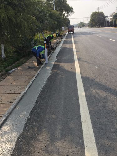 什么是硬路肩（硬路肩解释）