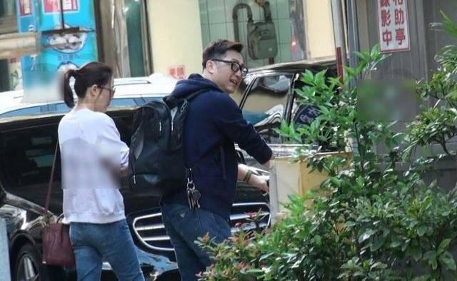 庾澄庆爱女首曝光, 一家三口幸福的模样让人称羡