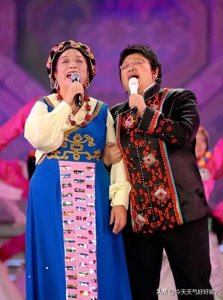 ​原来韩红母亲是她！18岁一夜成名，总理给她改歌词，难怪女儿能红