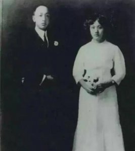 ​孙中山的老婆，孙中山的夫人是宋家三姐妹当中的那一个？