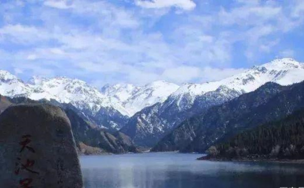 新疆十大旅游景点排行榜 新疆旅游必去风景名胜区