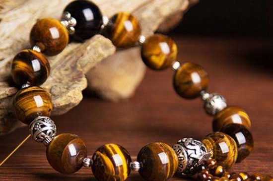 女人戴虎眼石的禁忌(女人不能带什么手串)