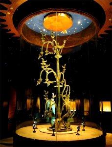 ​青铜神树真能“呼风唤雨”？三星堆新证据让全球考古界吵翻天