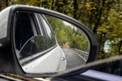 ​汽车小圆镜正确安装最佳位置你选哪个？左下还是右下？