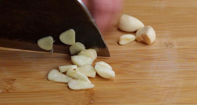 草鱼的做法大全最正宗的(教你草鱼最好吃的做法)(3)