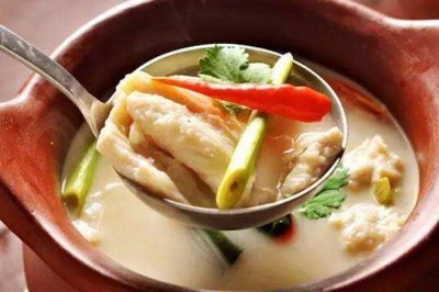 ​鸡汤喝多了有什么副作用 喝鸡汤的最佳时间