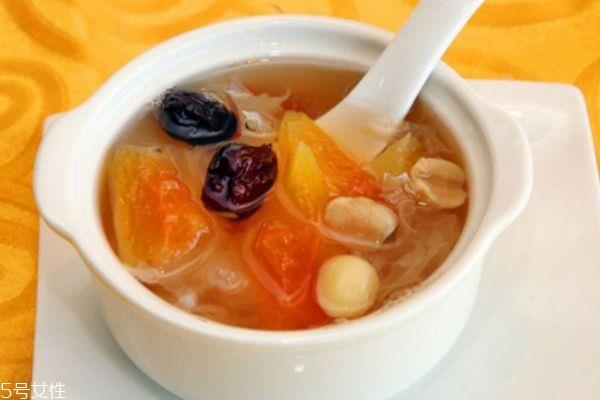 银耳要泡多久才可以煮 吃银耳有什么好处 银耳要泡多久才可以煮 吃银耳有什么好处