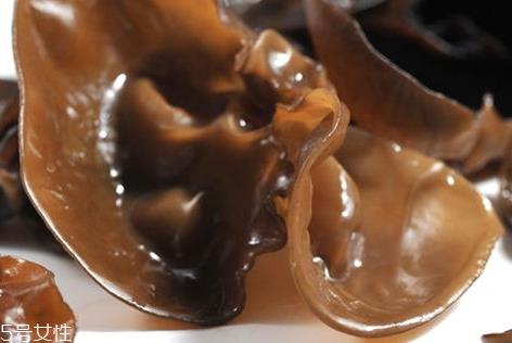 秋木耳泡多久 完全泡发即可 秋木耳泡多久 完全泡发即可