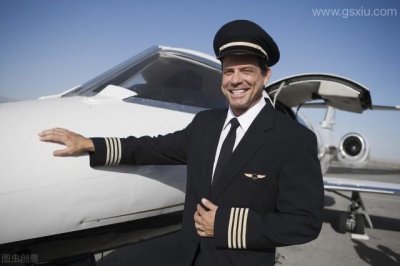 ​机长工资多少钱一个月 收入高不高