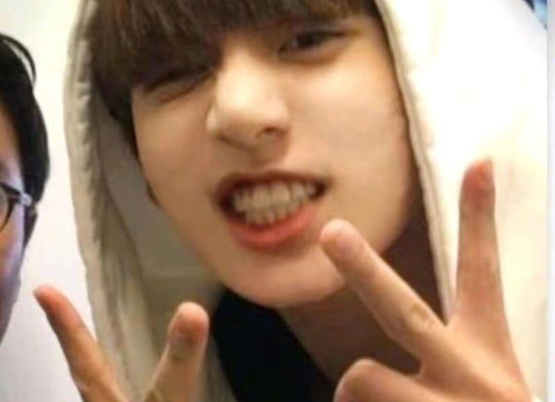 抖音上一个采访男的视频(我手里有一把土你要栽我手里吗?怎么回答) 抖音上一个采访男的视频(我手里有一把土你要栽我手里吗?怎么回答)