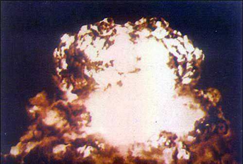 第一颗原子爆炸成功是哪一年,第一颗原子弹爆炸成功是哪一年图2