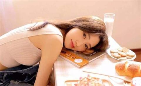 怎么试探一个女生是否喜欢你 聊天女生喜欢你的表现