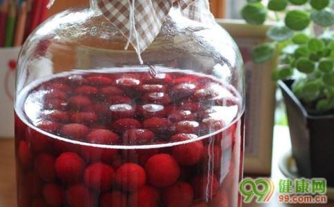 杨梅的功效和作用泡酒(杨梅的功效和作用吃杨梅上不上火)-第1张图片-