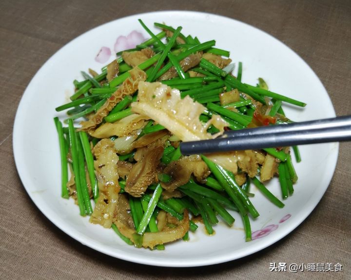 肚丝怎么炒好吃(教你超简单爆炒牛肚丝的家常做法)