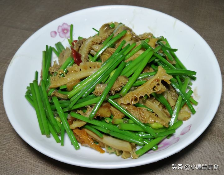 肚丝怎么炒好吃(教你超简单爆炒牛肚丝的家常做法)
