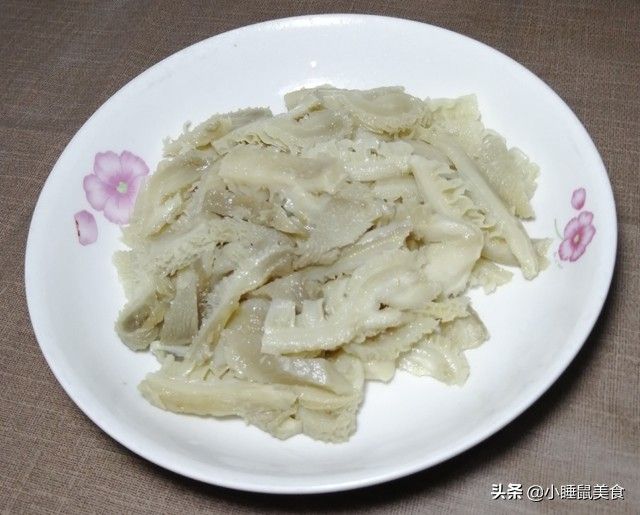 肚丝怎么炒好吃(教你超简单爆炒牛肚丝的家常做法)