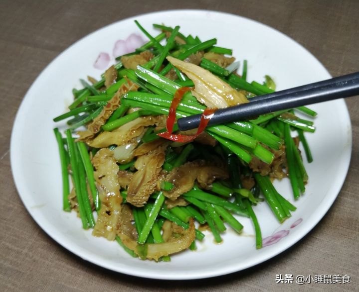 肚丝怎么炒好吃(教你超简单爆炒牛肚丝的家常做法)