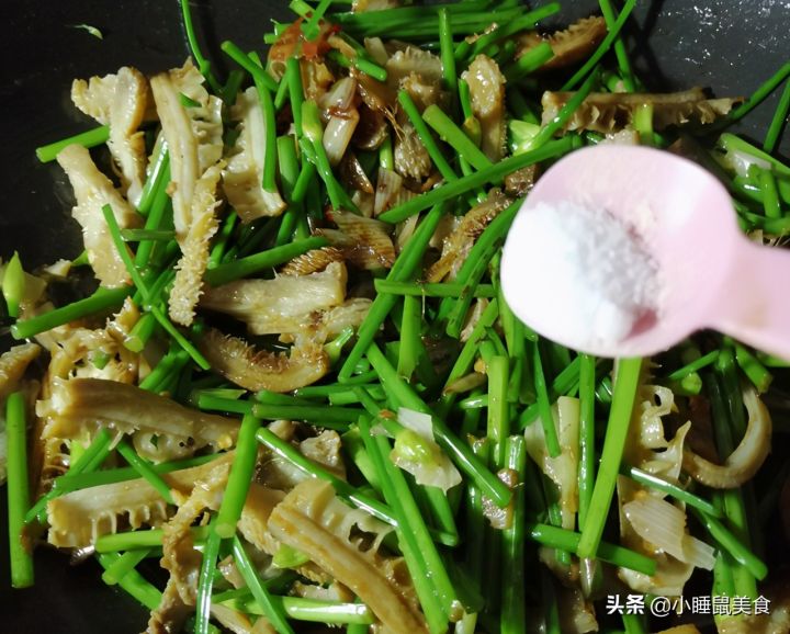 肚丝怎么炒好吃(教你超简单爆炒牛肚丝的家常做法)