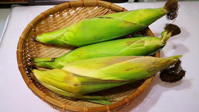 如何煮玉米才能又糯又香(煮玉米要牢记5要点)(1)