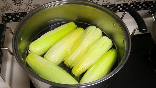 如何煮玉米才能又糯又香(煮玉米要牢记5要点)(6)