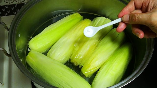 如何煮玉米才能又糯又香(煮玉米要牢记5要点)(7)