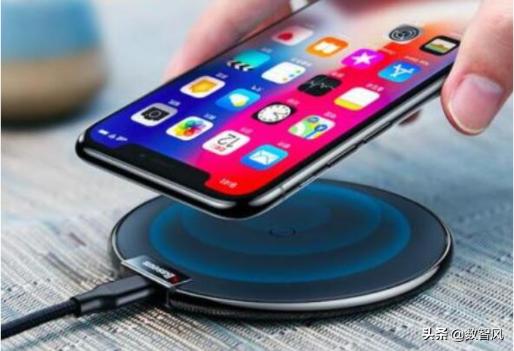手机无线充电怎么使用(无线充电的优缺点介绍)