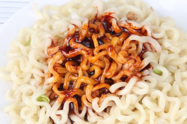 火鸡面为什么那么辣 居然是这个原因 火鸡面为什么那么辣 居然是这个原因