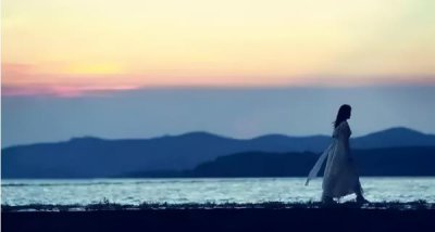 ​爱上一个人的表现是什么样的，爱一个人的顶级表现