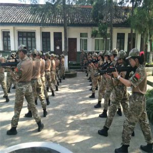 ​技校都有什么专业适合男孩，想问下相关技校都有什么专业适合男孩学习？