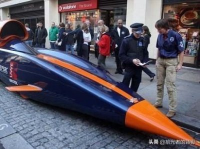 ​世界上最快的车超音速推进号