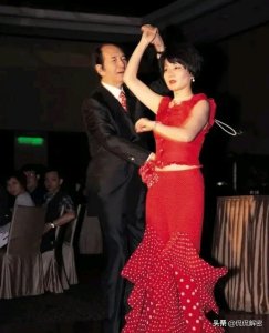 ​备受赌王宠爱的四太梁安琪到底有多美？这组老照片足以见证