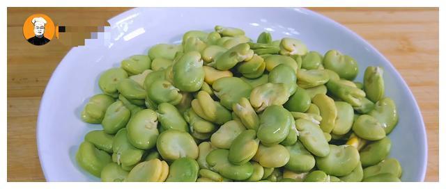 教你蚕豆简单做法,只需一炸一炒,蚕豆又香又脆,那叫一个赞!