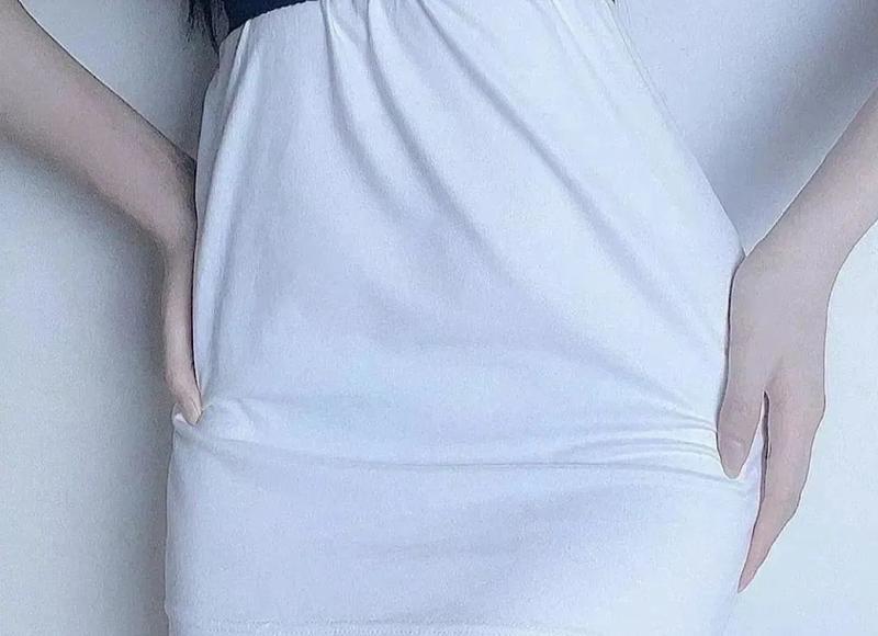 谭凯的妻子是谁（45岁佘诗曼强抱大3岁谭凯）