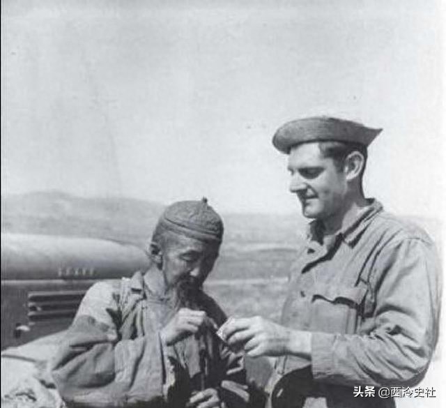 你见过最帅的吸烟姿势吗？