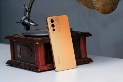 ​两款蓝绿厂的机皇手机综合配置解读