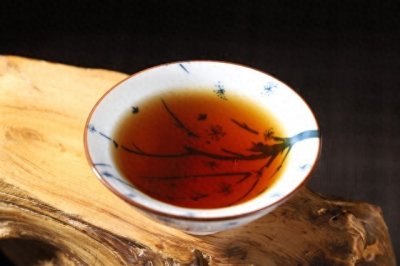 ​绿茶、红茶、黑茶、白茶和乌龙茶，分别适合什么人喝？看完就懂了